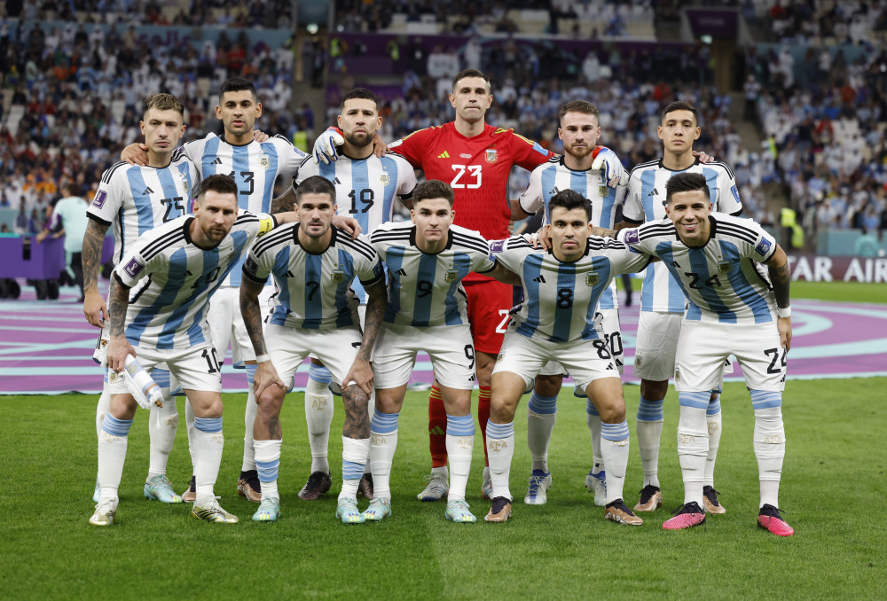 天空体育：曼联预计将向莱比锡正式报价谢什科