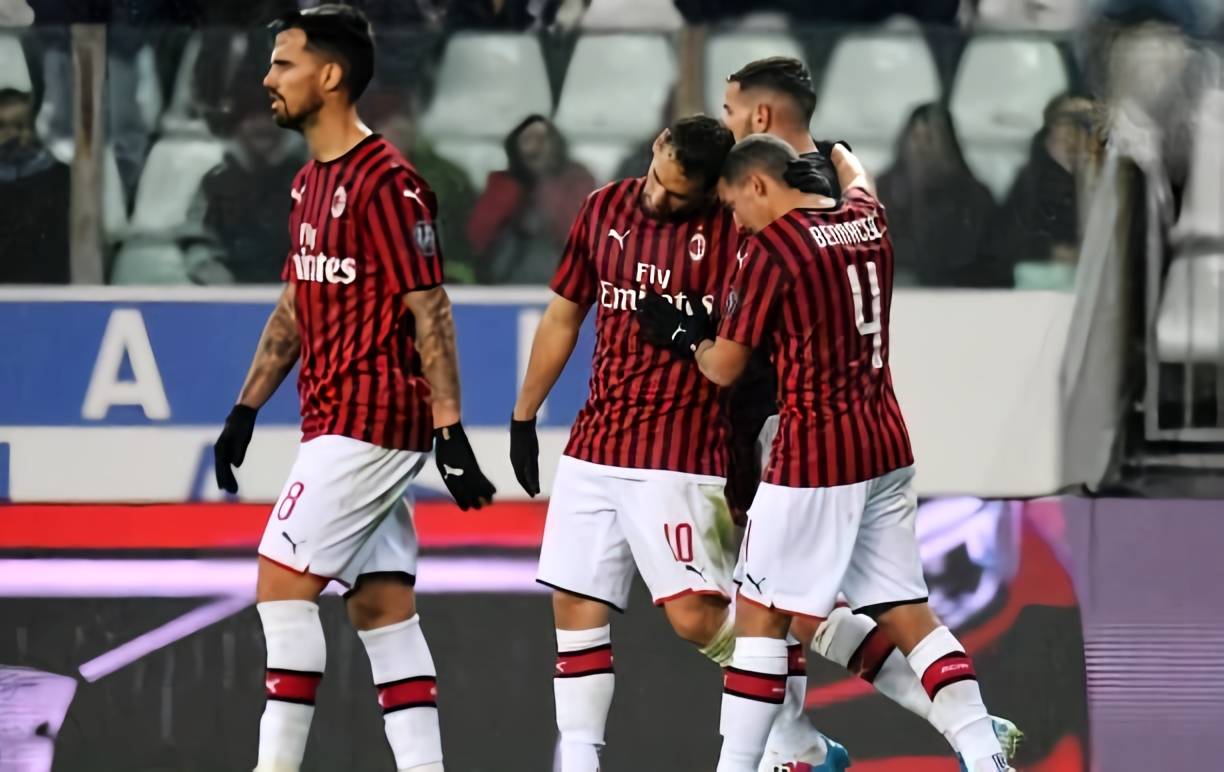 意甲战报：博纳佐利点射萨纳布里亚建功，克雷莫纳2-0莱切