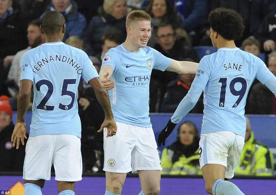 比赛第23圈，诺里斯追赶角田时四轮出白线，被赛会记录。