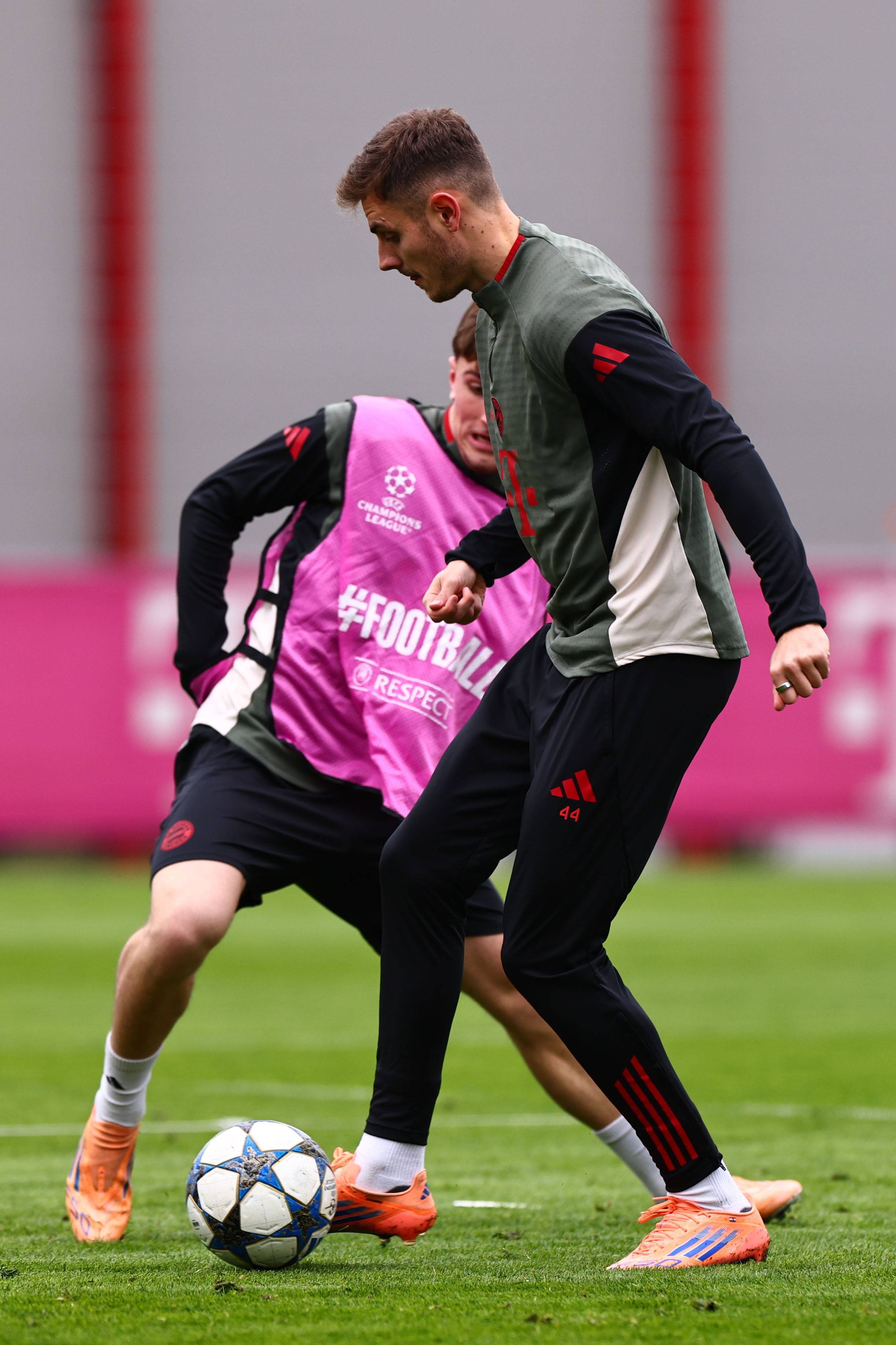 下半场还有机会吗？杨瀚森半场2中0得0分4犯规