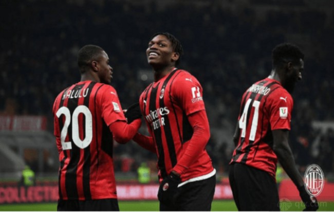 你们猜猜巴扎黑最喜欢带哪顶帽子？